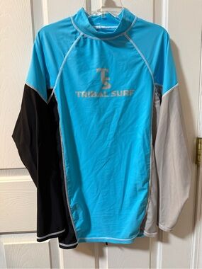 Tribal Surf Men’s Turquoise Colorblock Rash Guard